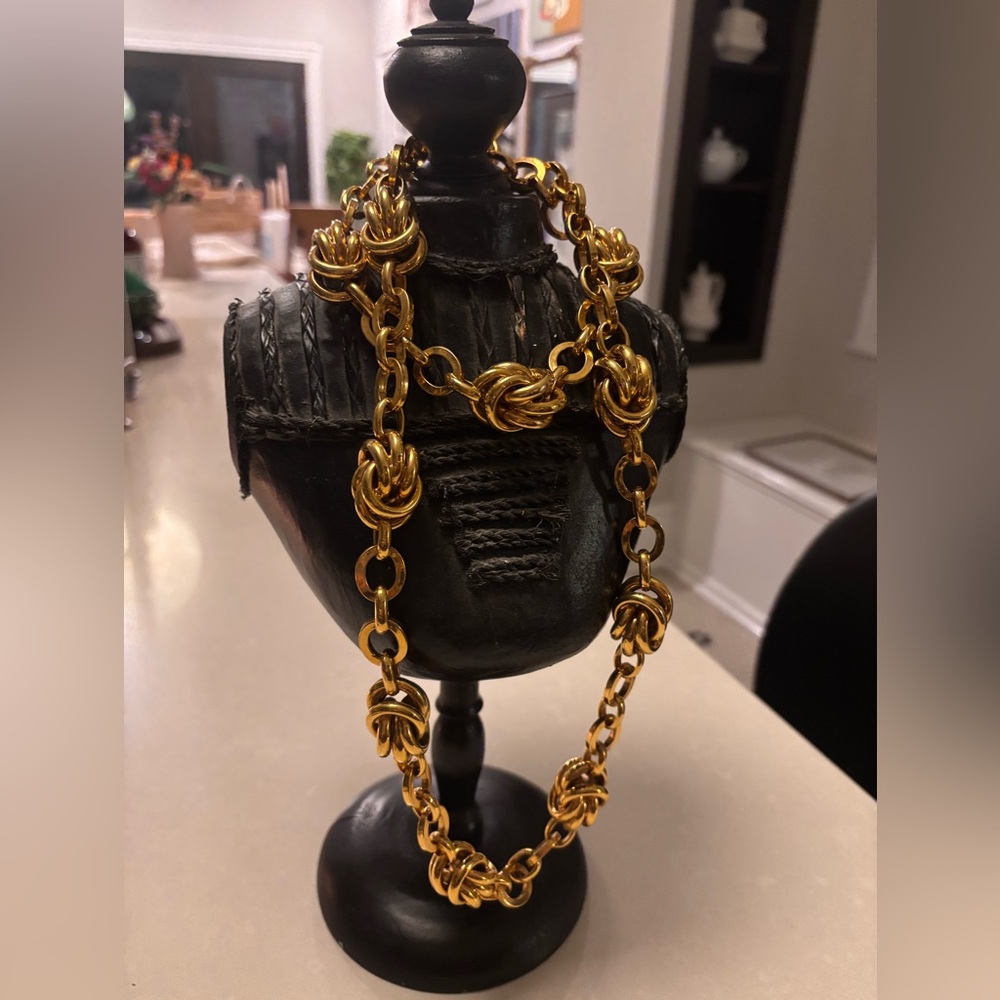 Elegant Gold Chain Necklace